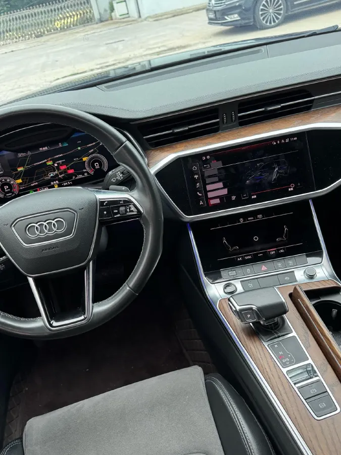 2022 Audi A6L 2.0T 190HP L4 7DCT,autocango,china used car exporter,china ev exporter,chinese used car exporter,chinese used ev exporter