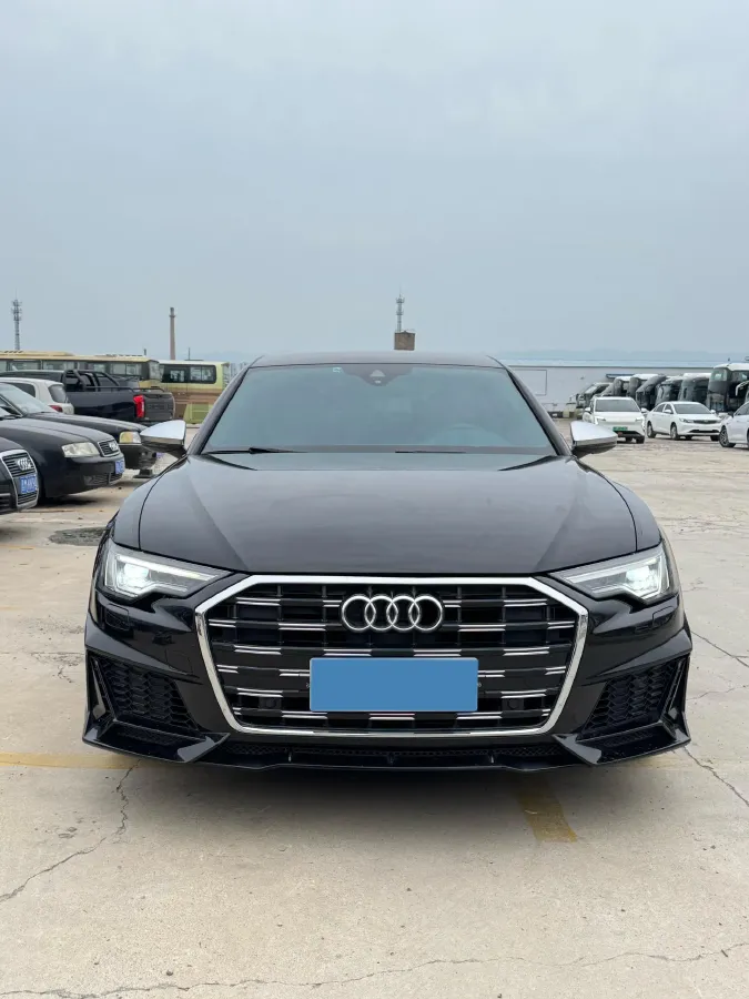 2022 Audi A6L 2.0T 190HP L4 7DCT,autocango,china used car exporter,china ev exporter,chinese used car exporter,chinese used ev exporter