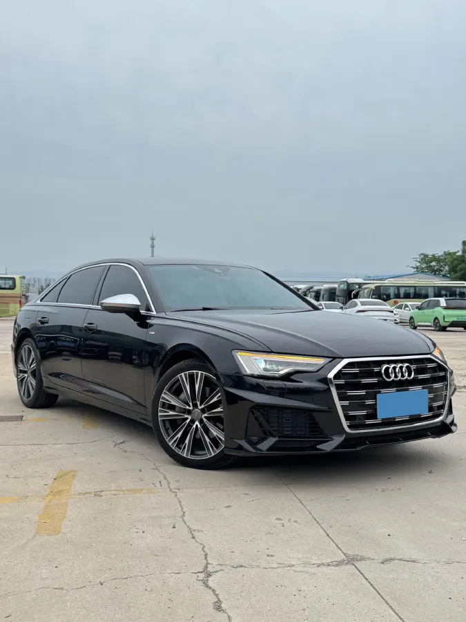 2022 Audi A6L 2.0T 190HP L4 7DCT,autocango,china used car exporter,china ev exporter,chinese used car exporter,chinese used ev exporter