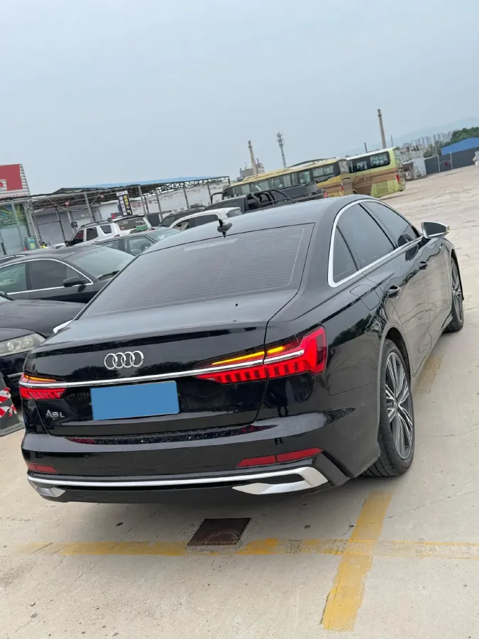 2022 Audi A6L 2.0T 190HP L4 7DCT,autocango,china used car exporter,china ev exporter,chinese used car exporter,chinese used ev exporter