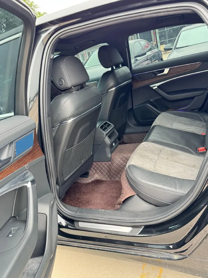 2022 Audi A6L 2.0T 190HP L4 7DCT,autocango,china used car exporter,china ev exporter,chinese used car exporter,chinese used ev exporter