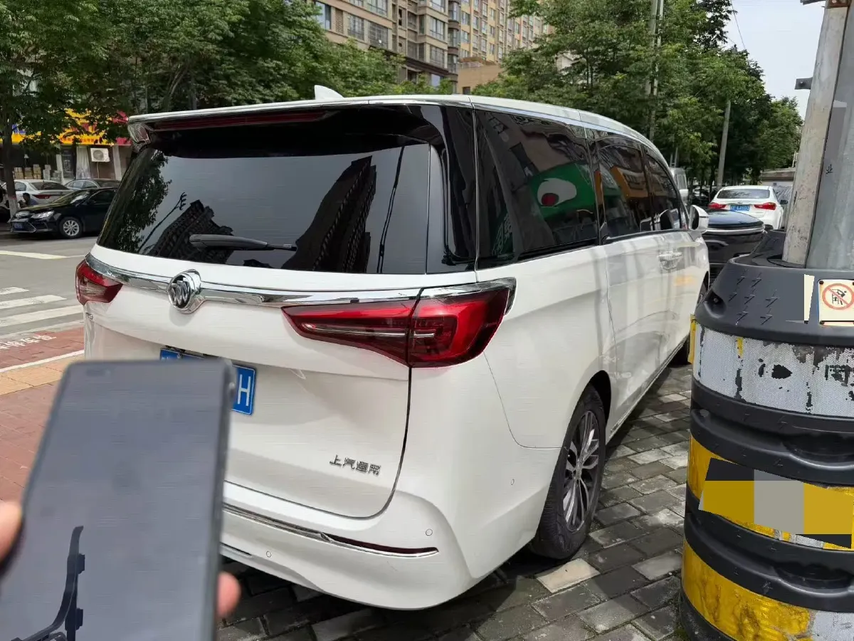 2023 Buick GL8 2.0T 237HP L4 9AT,autocango,china used car exporter,china ev exporter,chinese used car exporter,chinese used ev exporter
