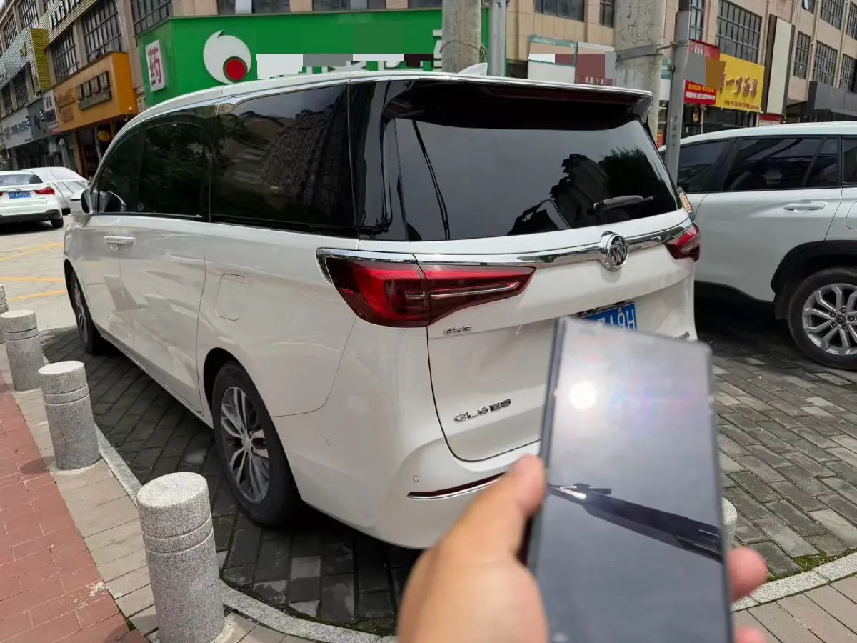 2023 Buick GL8 2.0T 237HP L4 9AT,autocango,china used car exporter,china ev exporter,chinese used car exporter,chinese used ev exporter