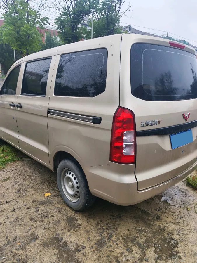 2019 WuLing HongGuang V 1.5L 99HP L4 6MT,autocango,china used car exporter,china ev exporter,chinese used car exporter,chinese used ev exporter