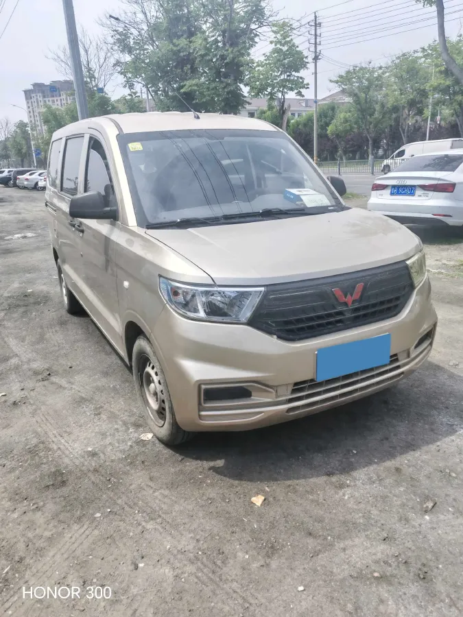 2019 WuLing HongGuang V 1.5L 99HP L4 6MT,autocango,china used car exporter,china ev exporter,chinese used car exporter,chinese used ev exporter