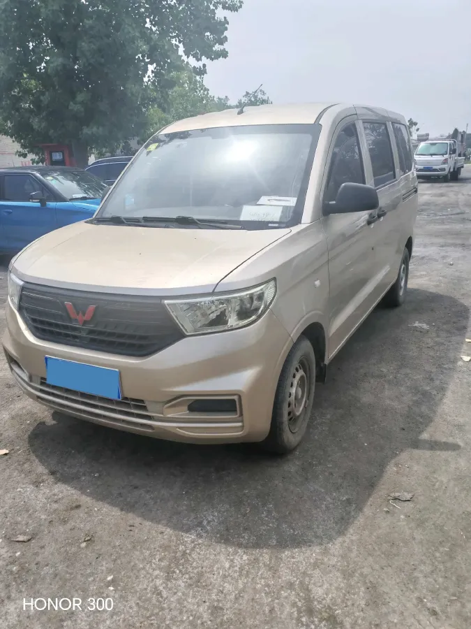 2019 WuLing HongGuang V 1.5L 99HP L4 6MT,autocango,china used car exporter,china ev exporter,chinese used car exporter,chinese used ev exporter