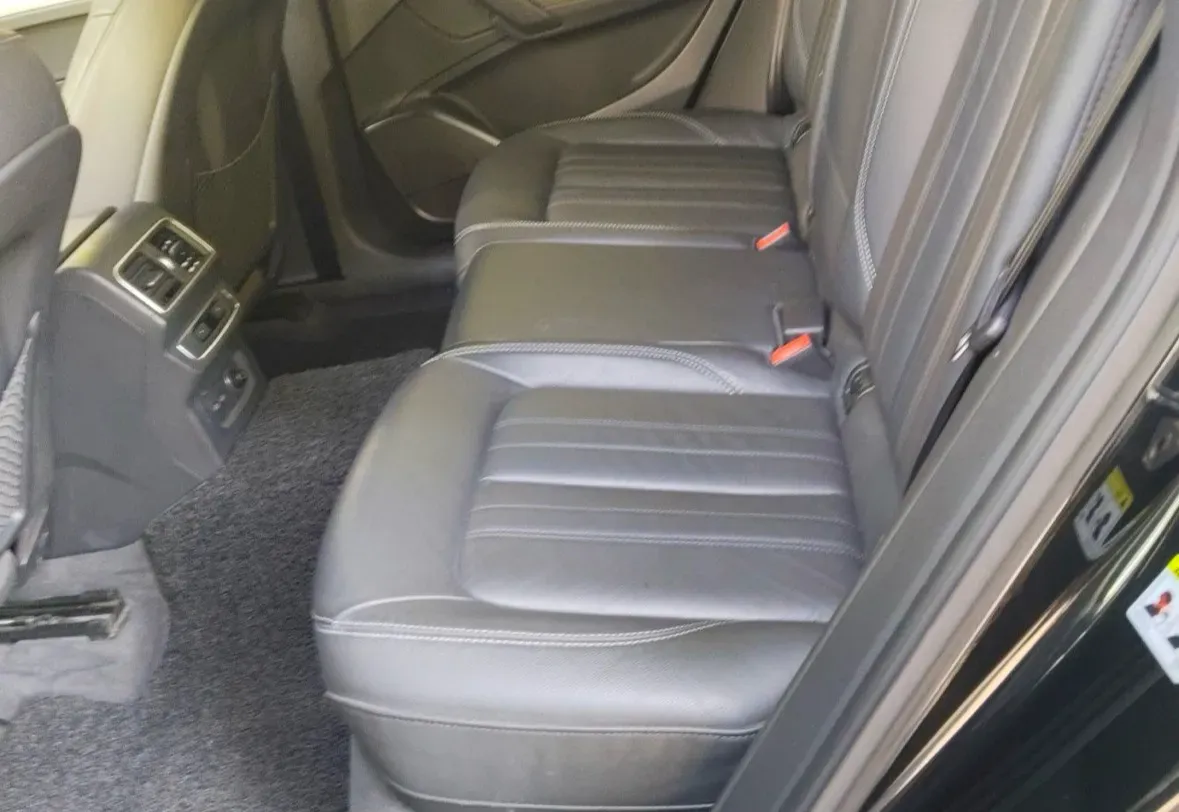 2020 Audi Q5L 2.0T 190HP L4 7DCT,autocango,china used car exporter,china ev exporter,chinese used car exporter,chinese used ev exporter