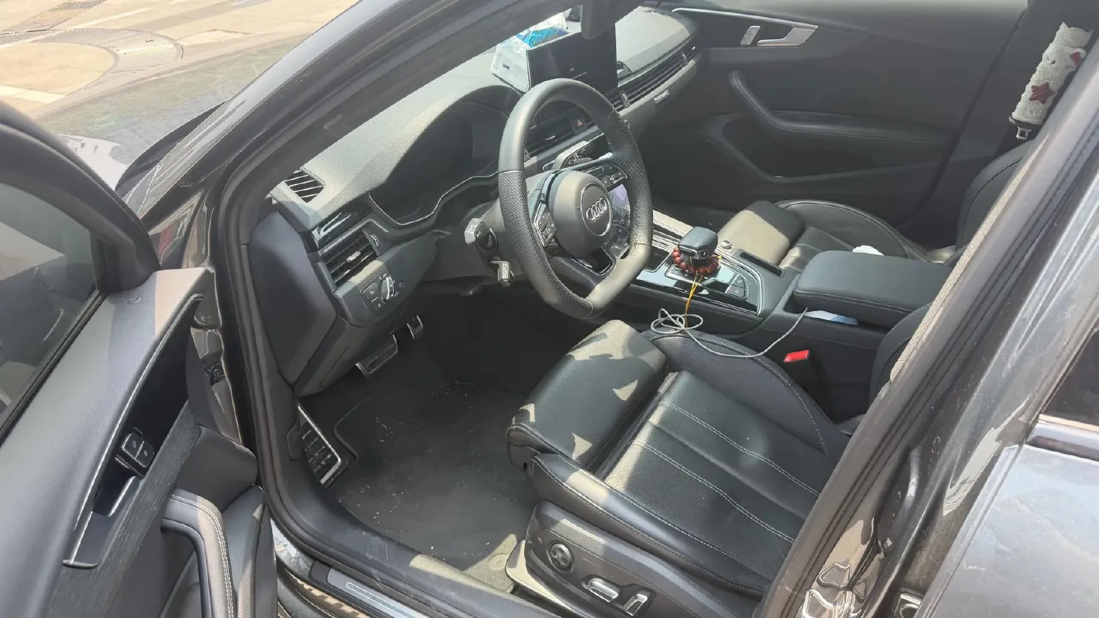 2024 Audi A4L 2.0T 190HP L4 7DCT,autocango,china used car exporter,china ev exporter,chinese used car exporter,chinese used ev exporter