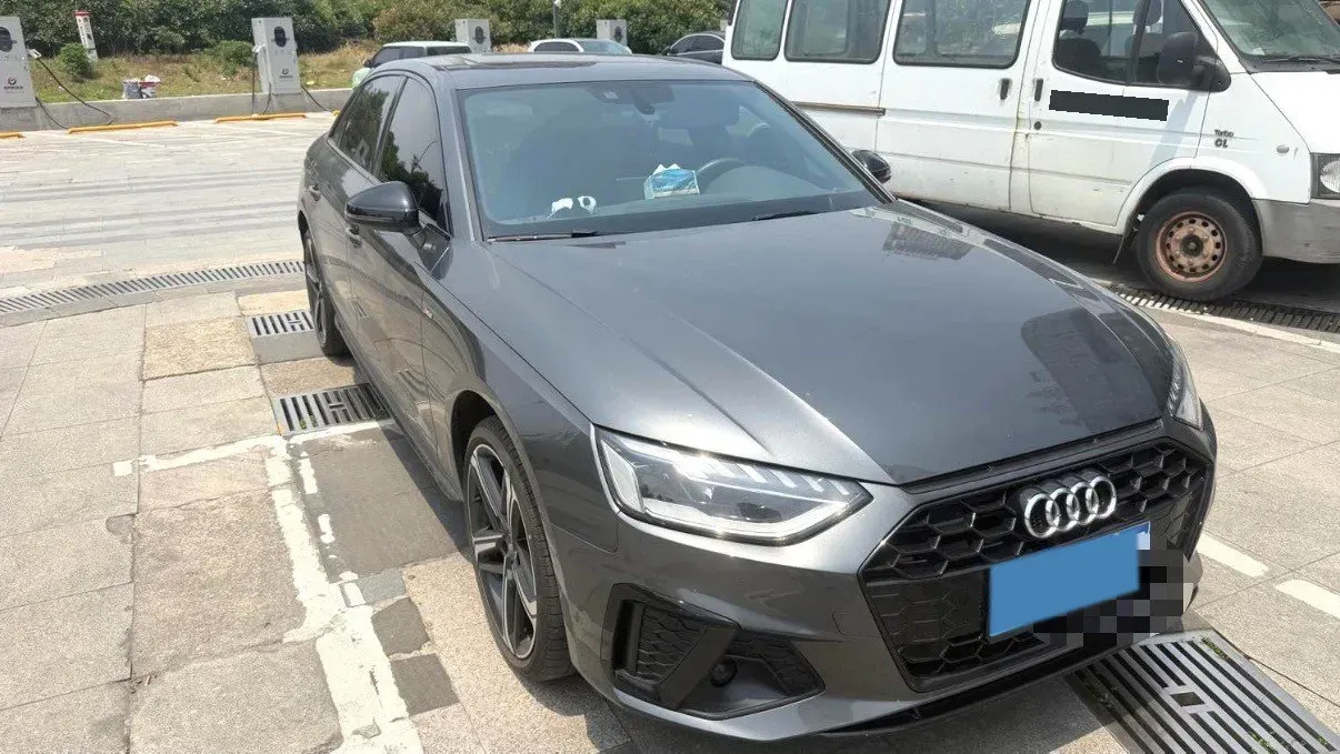 2024 Audi A4L 2.0T 190HP L4 7DCT,autocango,china used car exporter,china ev exporter,chinese used car exporter,chinese used ev exporter