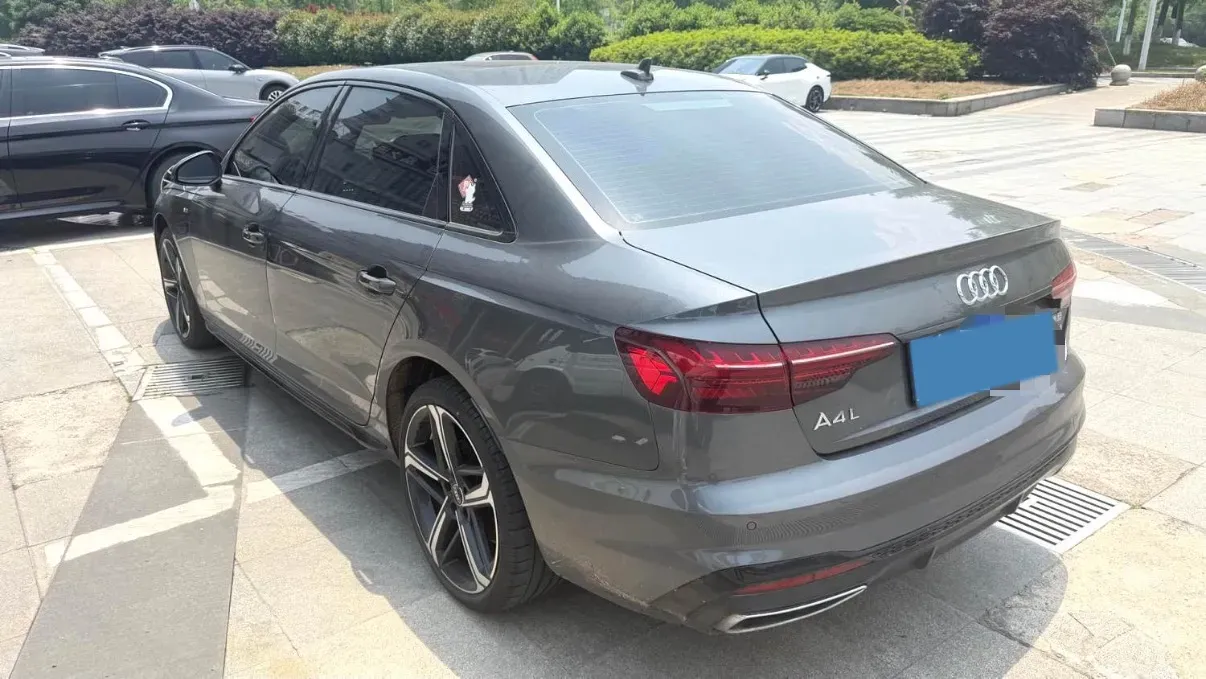 2024 Audi A4L 2.0T 190HP L4 7DCT,autocango,china used car exporter,china ev exporter,chinese used car exporter,chinese used ev exporter