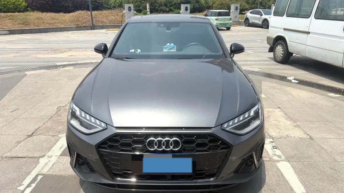 2024 Audi A4L 2.0T 190HP L4 7DCT,autocango,china used car exporter,china ev exporter,chinese used car exporter,chinese used ev exporter