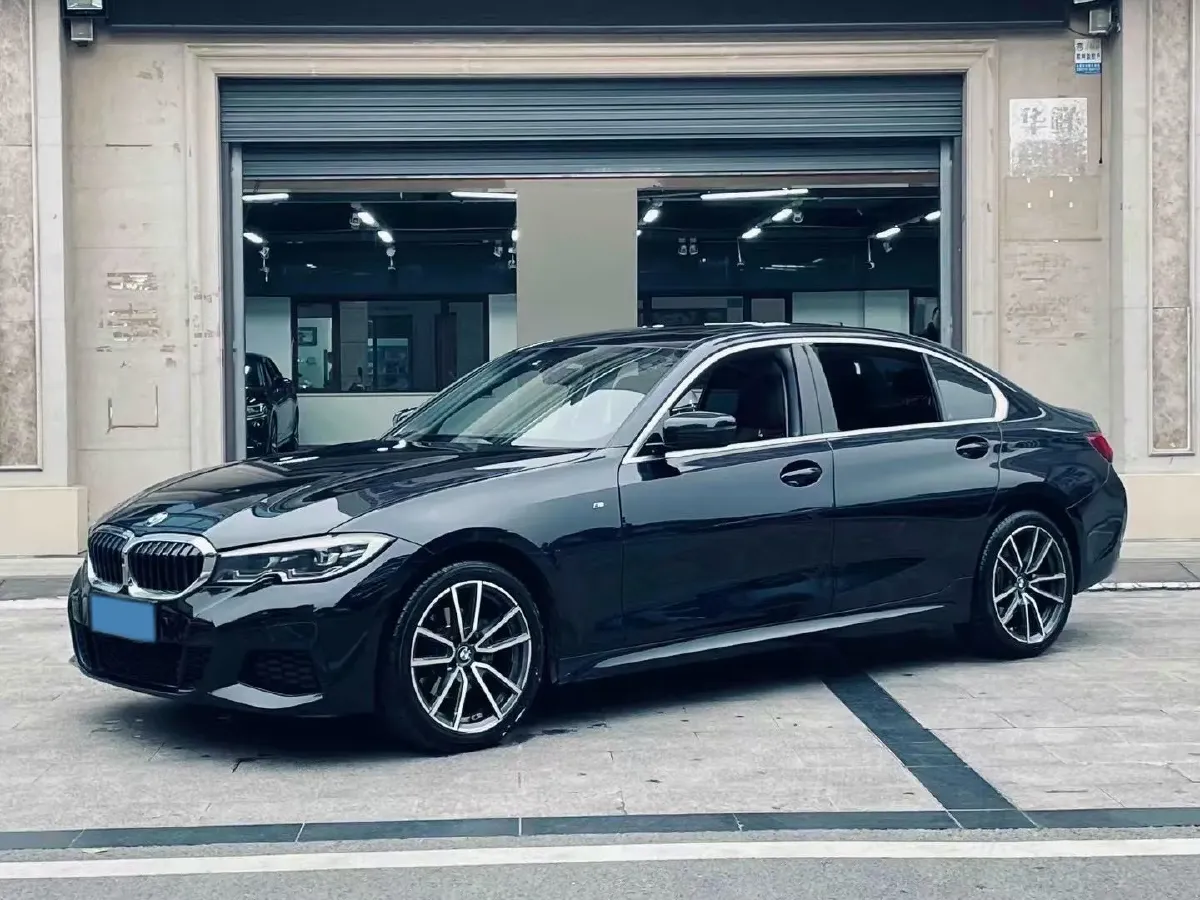 2022 BMW 3 Series 2.0T 156HP L4 8AT,autocango,china used car exporter,china ev exporter,chinese used car exporter,chinese used ev exporter