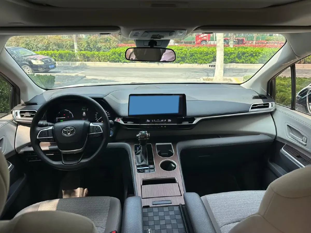 2024 Toyota Sienna 2.5L 189HP L4 E-CVT Hybrid,autocango,china used car exporter,china ev exporter,chinese used car exporter,chinese used ev exporter