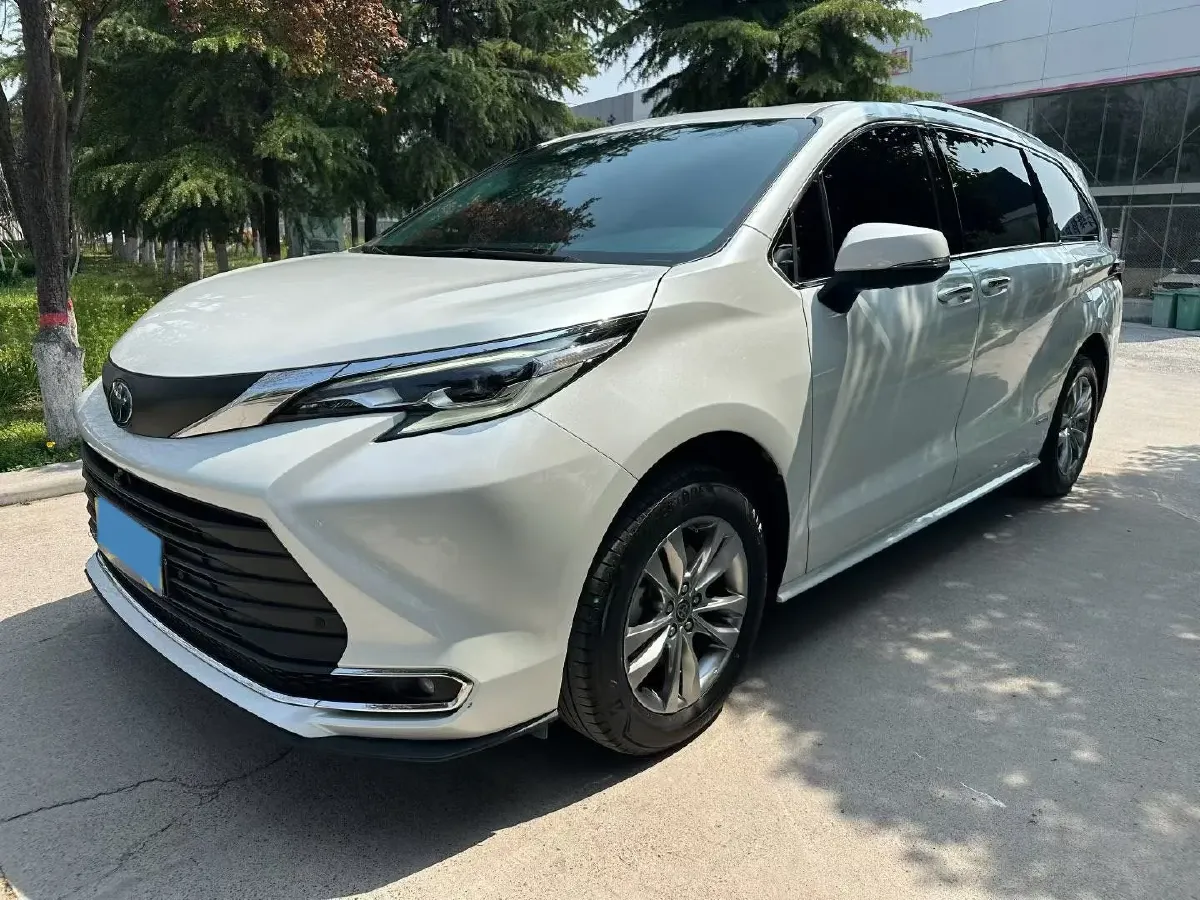 2024 Toyota Sienna 2.5L 189HP L4 E-CVT Hybrid,autocango,china used car exporter,china ev exporter,chinese used car exporter,chinese used ev exporter