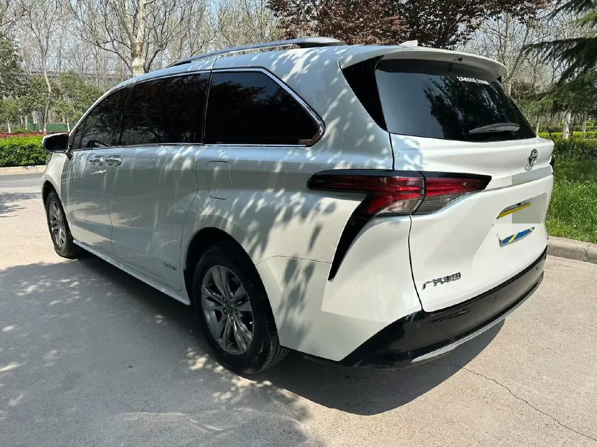 2024 Toyota Sienna 2.5L 189HP L4 E-CVT Hybrid,autocango,china used car exporter,china ev exporter,chinese used car exporter,chinese used ev exporter