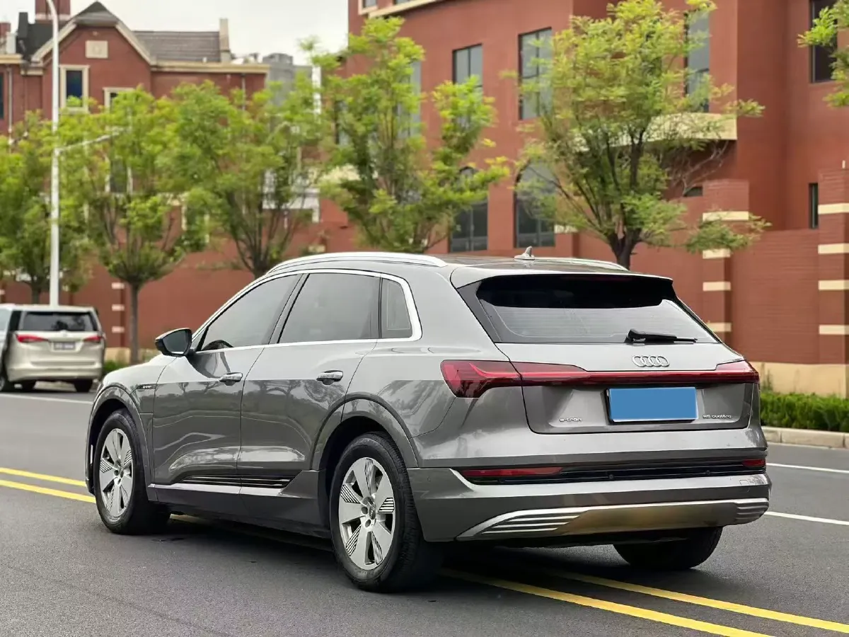 2019 Audi e-tron 2AT BEV 95KWH,autocango,china used car exporter,china ev exporter,chinese used car exporter,chinese used ev exporter