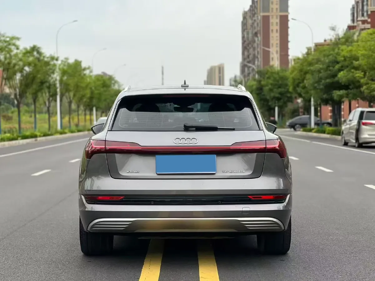 2019 Audi e-tron 2AT BEV 95KWH,autocango,china used car exporter,china ev exporter,chinese used car exporter,chinese used ev exporter