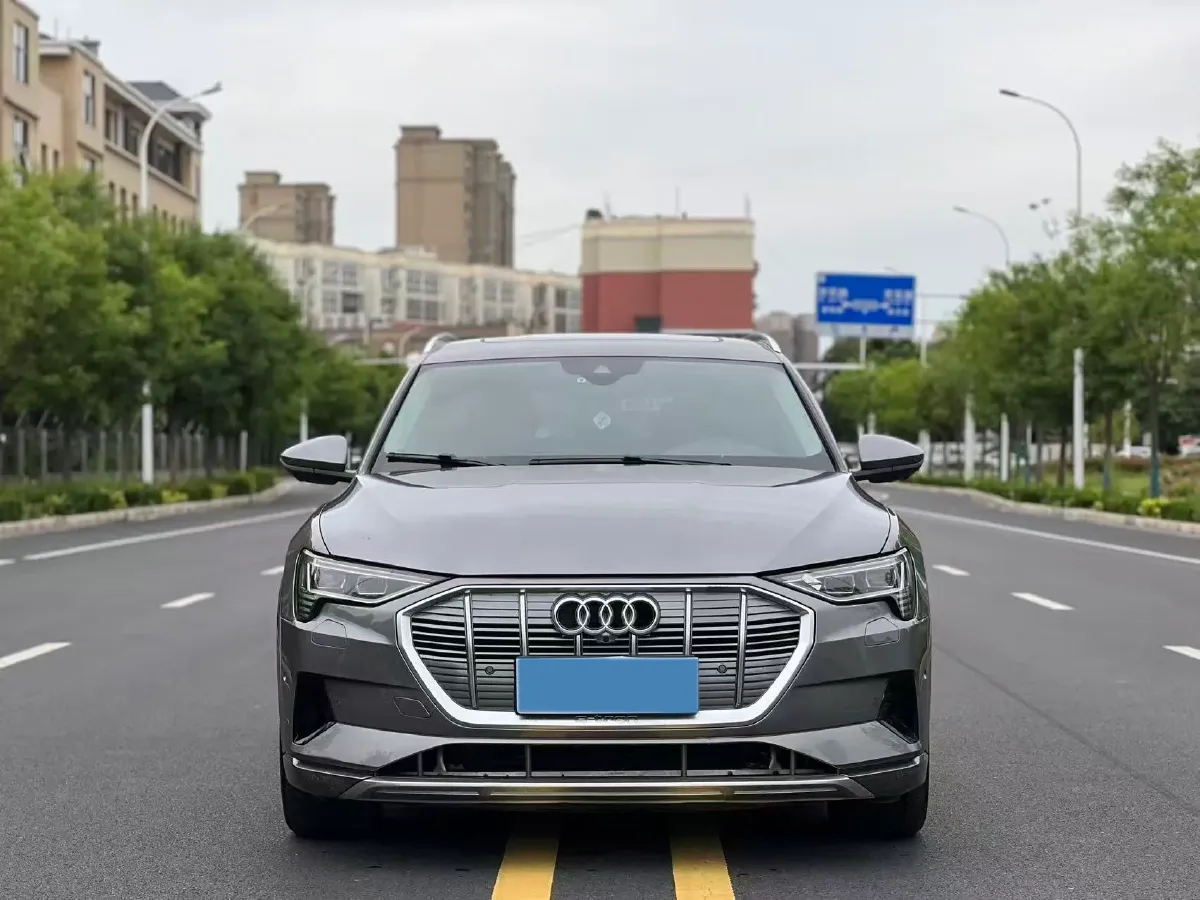 2019 Audi e-tron 2AT BEV 95KWH,autocango,china used car exporter,china ev exporter,chinese used car exporter,chinese used ev exporter