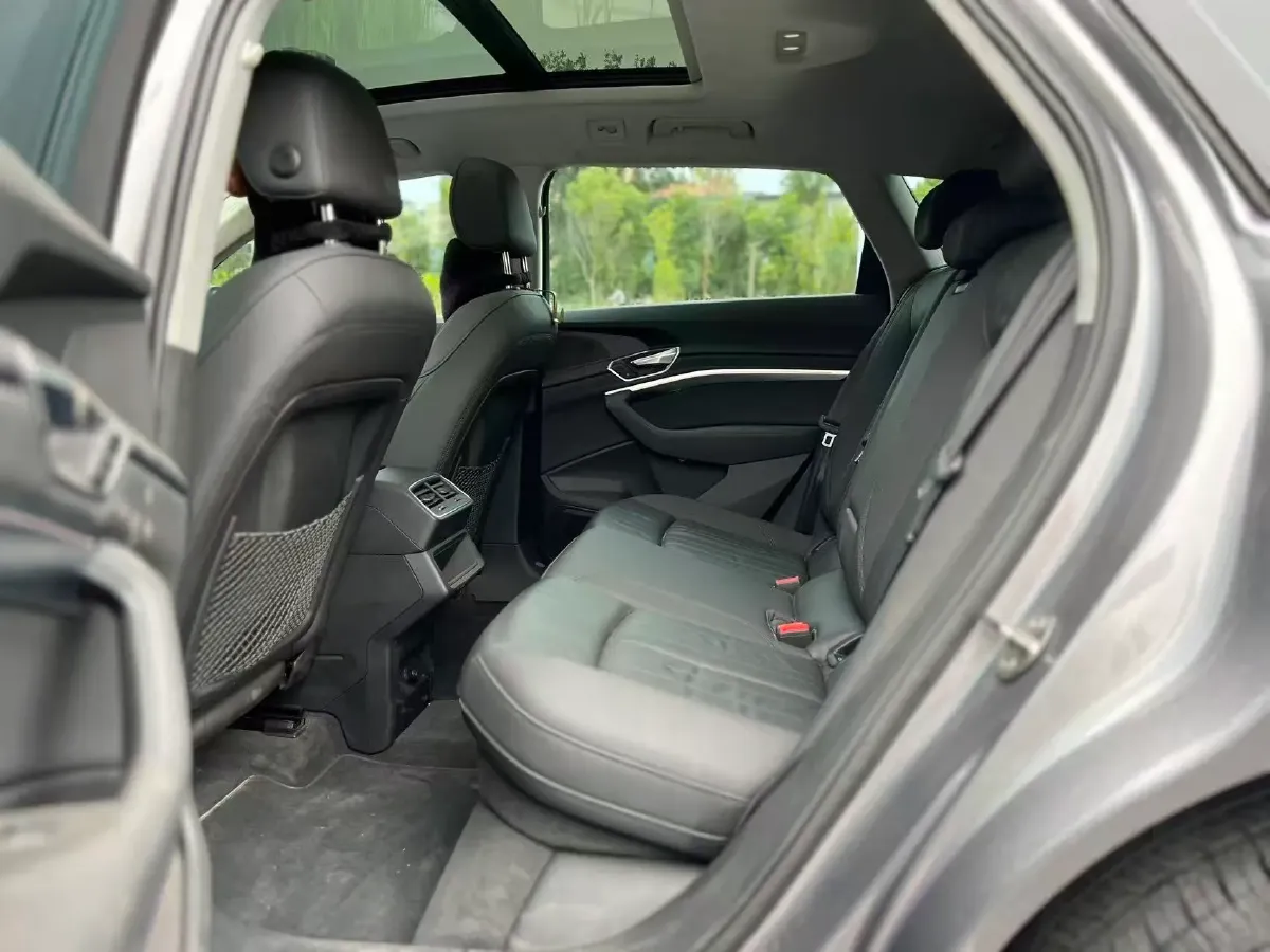 2019 Audi e-tron 2AT BEV 95KWH,autocango,china used car exporter,china ev exporter,chinese used car exporter,chinese used ev exporter