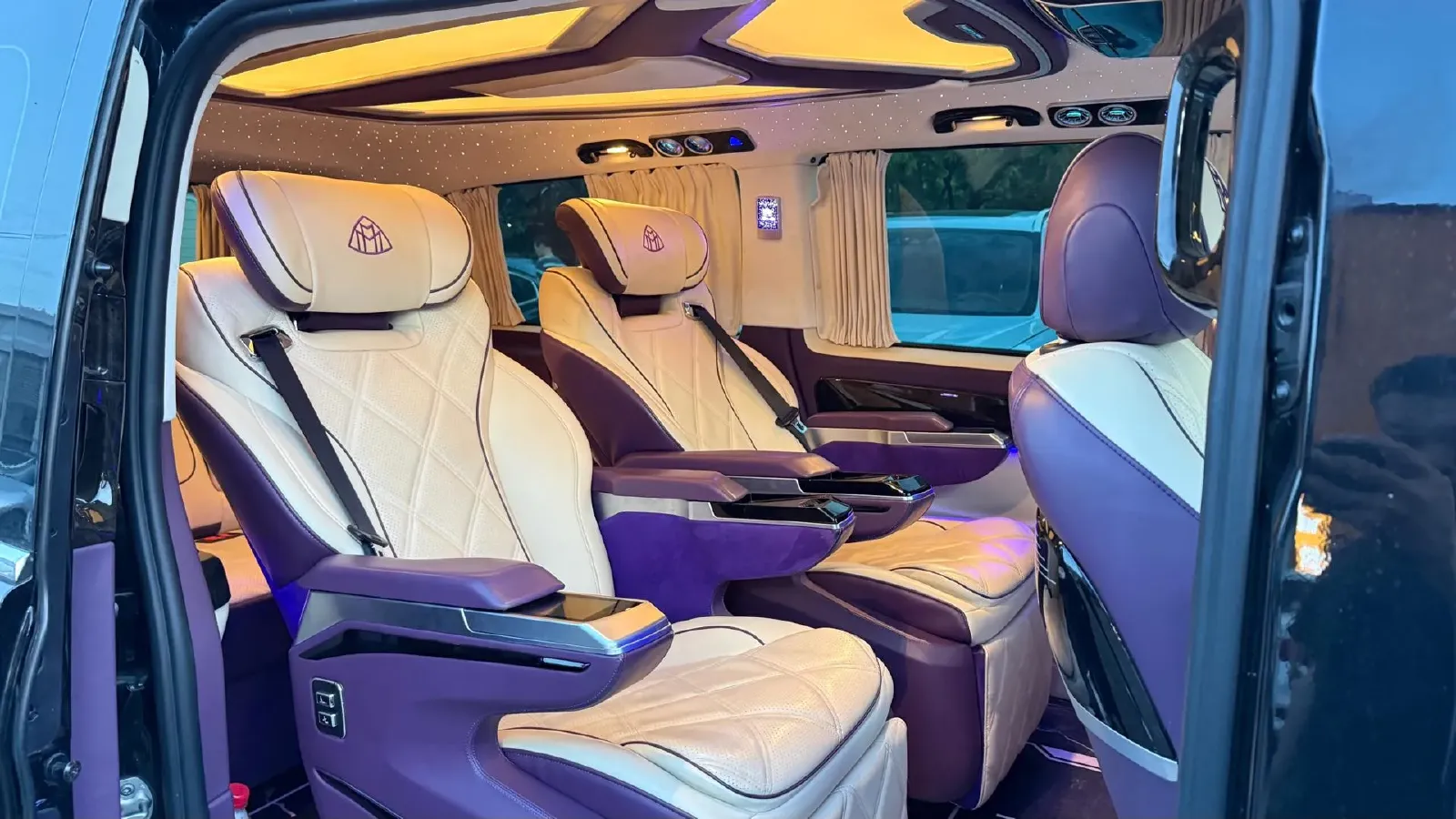 2023 Mercedes-Benz Vito 2.0T 211HP L4 9AT,autocango,china used car exporter,china ev exporter,chinese used car exporter,chinese used ev exporter