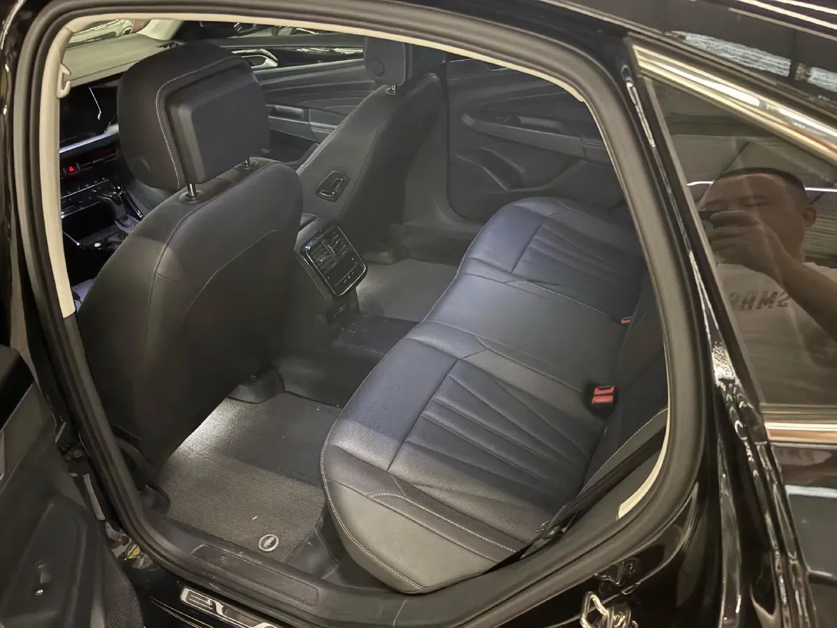 2025 Volkswagen Passat 2.0T 220HP L4 7DCT,autocango,china used car exporter,china ev exporter,chinese used car exporter,chinese used ev exporter