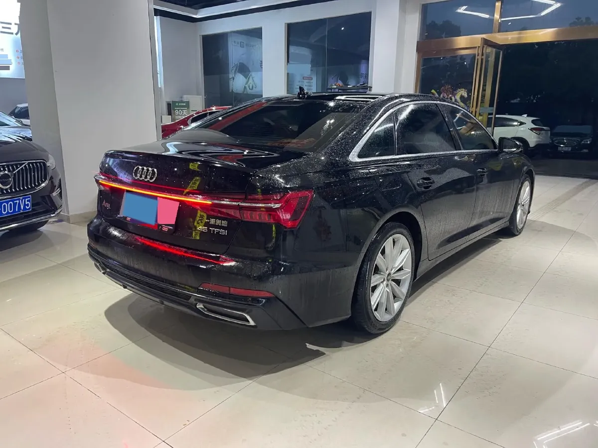 2022 Audi A6L 2.0T 224HP L4 7DCT,autocango,china used car exporter,china ev exporter,chinese used car exporter,chinese used ev exporter