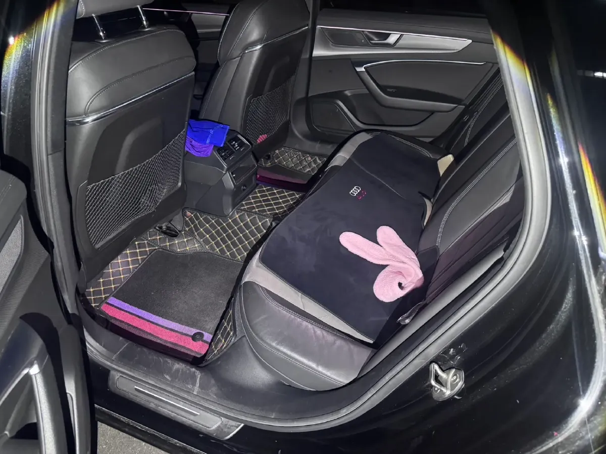 2021 Audi A6L 2.0T 190HP L4 7DCT,autocango,china used car exporter,china ev exporter,chinese used car exporter,chinese used ev exporter