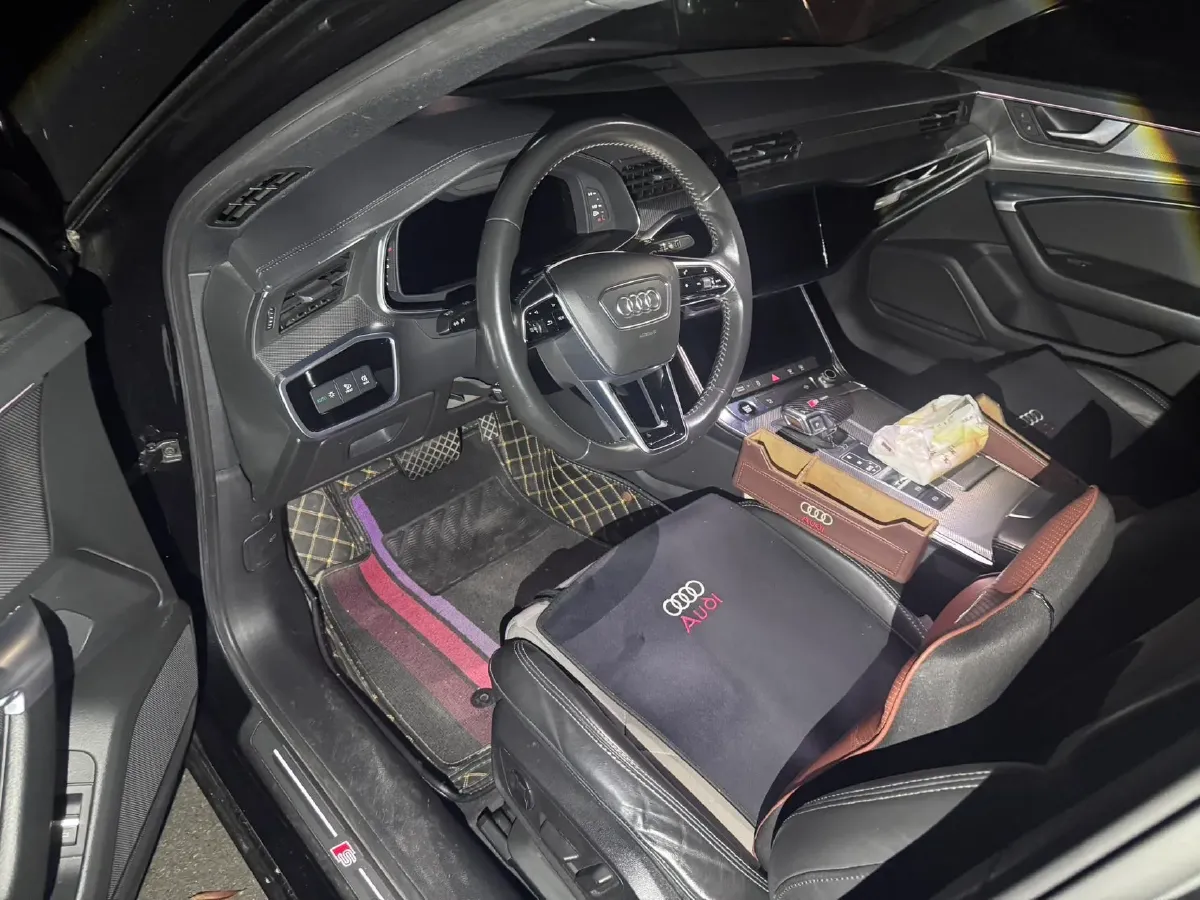 2021 Audi A6L 2.0T 190HP L4 7DCT,autocango,china used car exporter,china ev exporter,chinese used car exporter,chinese used ev exporter