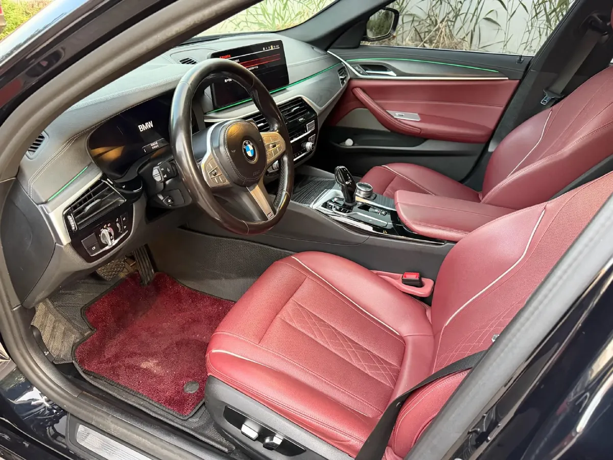 2022 BMW 5 Series 2.0T 252HP L4 8AT,autocango,china used car exporter,china ev exporter,chinese used car exporter,chinese used ev exporter
