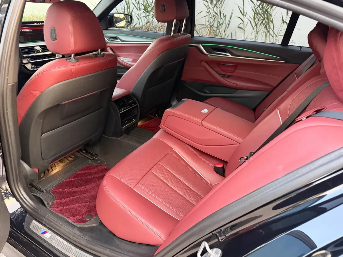 2022 BMW 5 Series 2.0T 252HP L4 8AT,autocango,china used car exporter,china ev exporter,chinese used car exporter,chinese used ev exporter