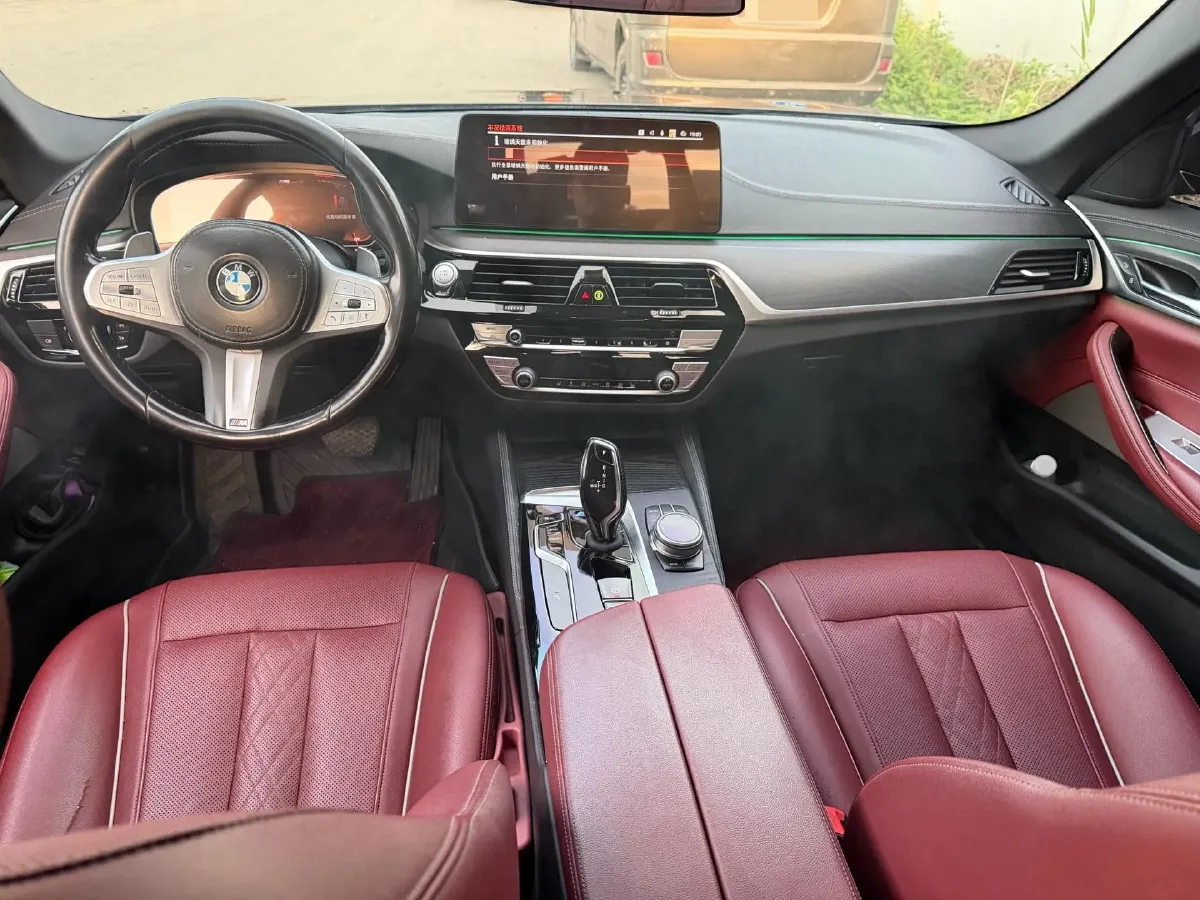 2022 BMW 5 Series 2.0T 252HP L4 8AT,autocango,china used car exporter,china ev exporter,chinese used car exporter,chinese used ev exporter