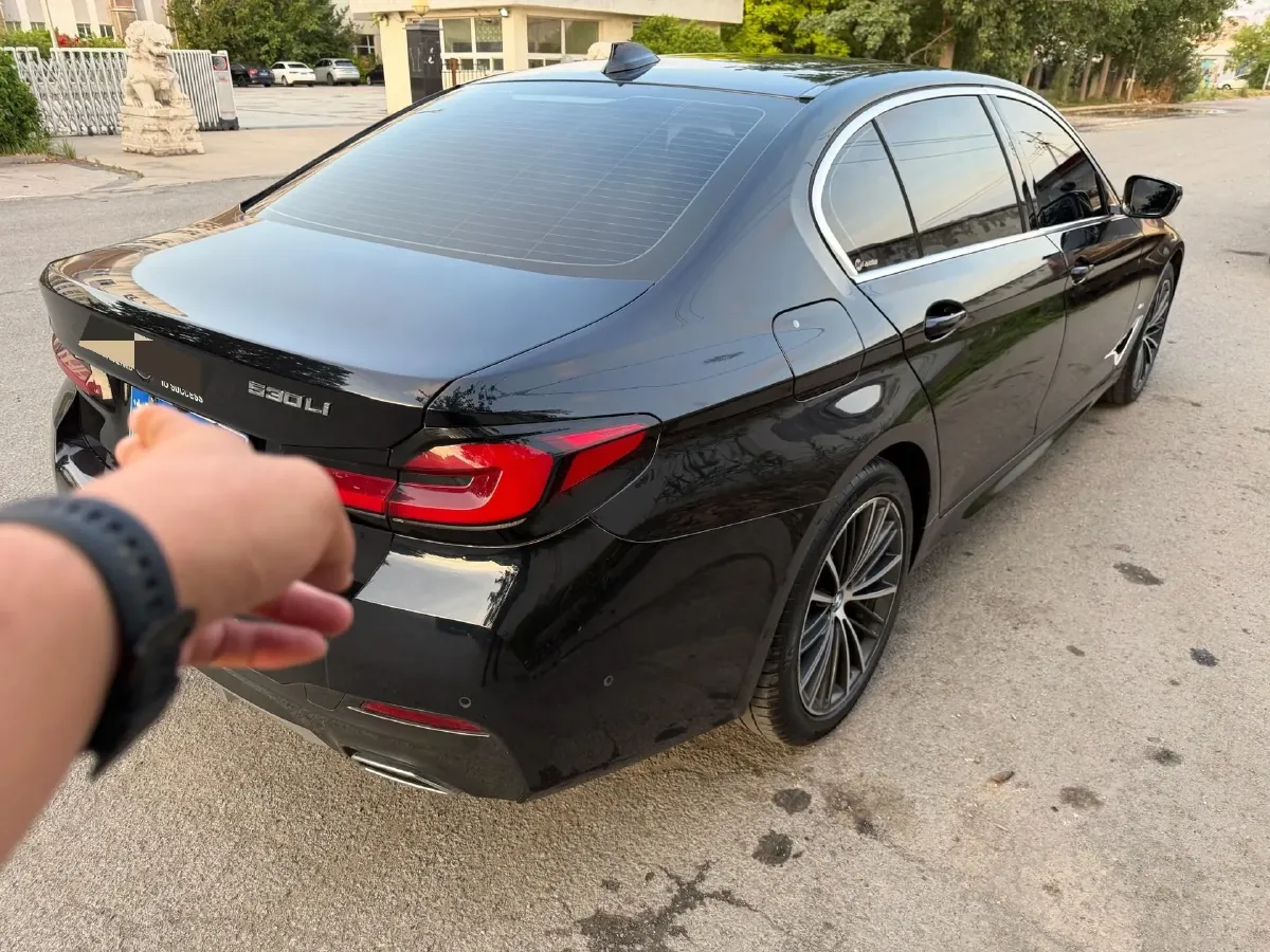 2022 BMW 5 Series 2.0T 252HP L4 8AT,autocango,china used car exporter,china ev exporter,chinese used car exporter,chinese used ev exporter