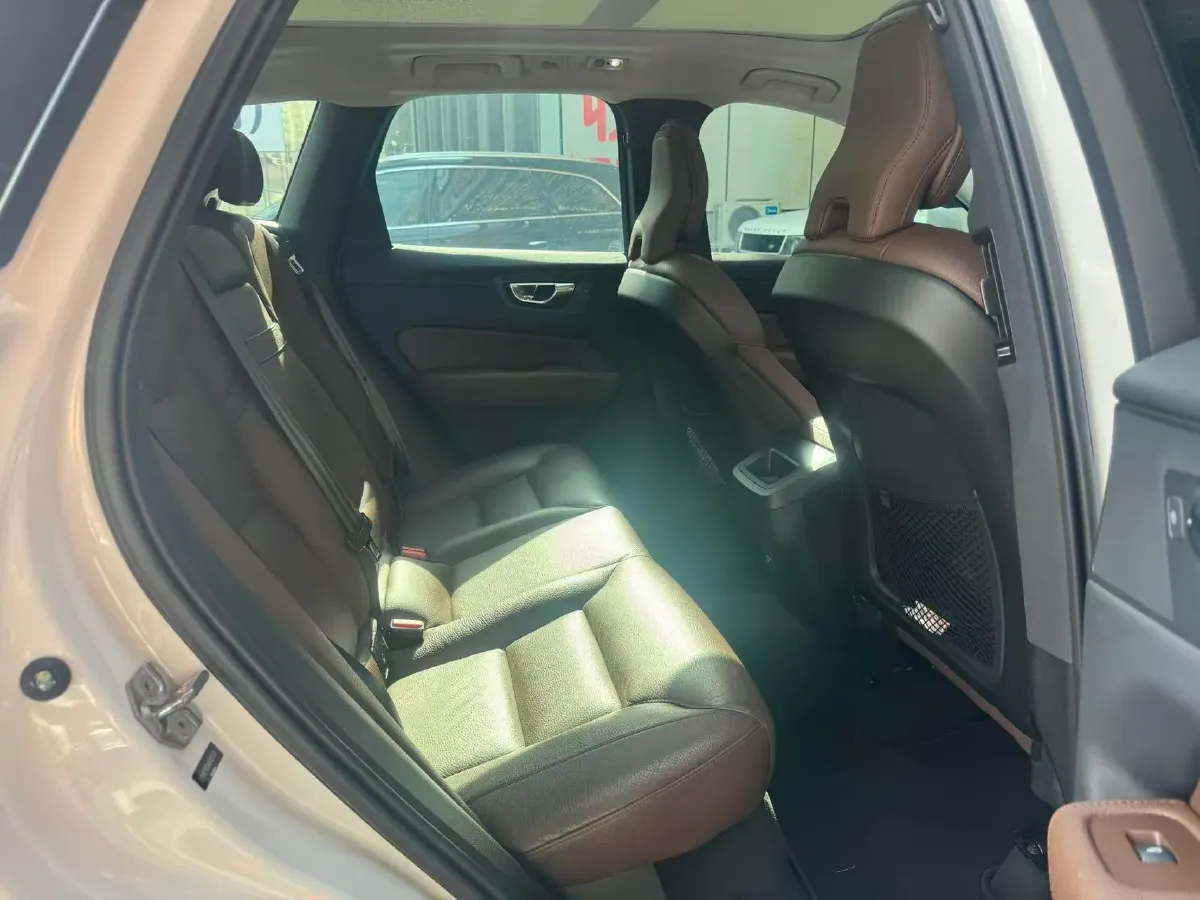 2019 Jeep Wrangler 2.0T 266HP L4 8AT,autocango,china used car exporter,china ev exporter,chinese used car exporter,chinese used ev exporter