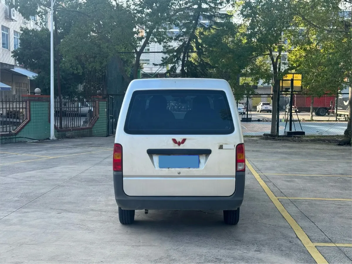 2020 WuLing ZhiGuang 1.2L 76HP L4 5MT,autocango,china used car exporter,china ev exporter,chinese used car exporter,chinese used ev exporter