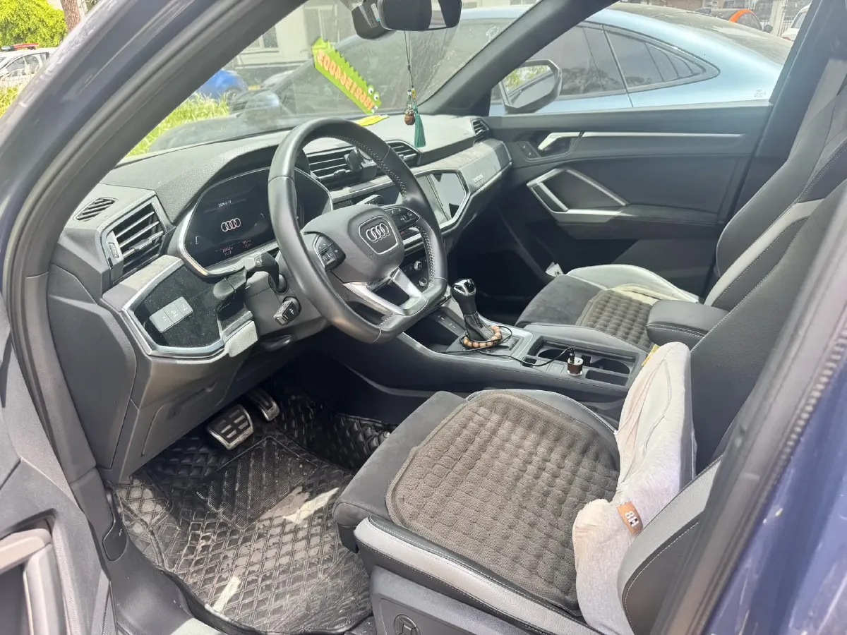 2021 Audi Q3 2.0T 220HP L4 7DCT,autocango,china used car exporter,china ev exporter,chinese used car exporter,chinese used ev exporter