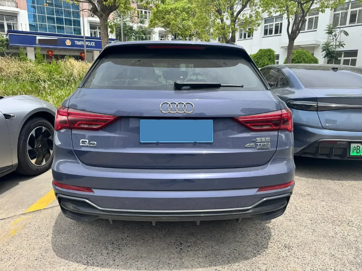 2021 Audi Q3 2.0T 220HP L4 7DCT,autocango,china used car exporter,china ev exporter,chinese used car exporter,chinese used ev exporter