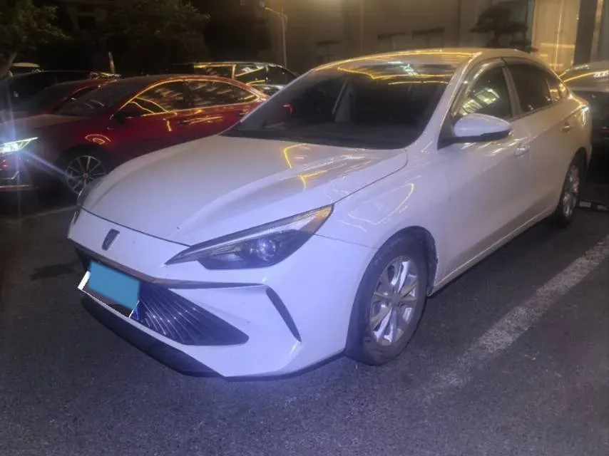 2023 Roewe i5 1.5L 129HP L4 5MT,autocango,china used car exporter,china ev exporter,chinese used car exporter,chinese used ev exporter