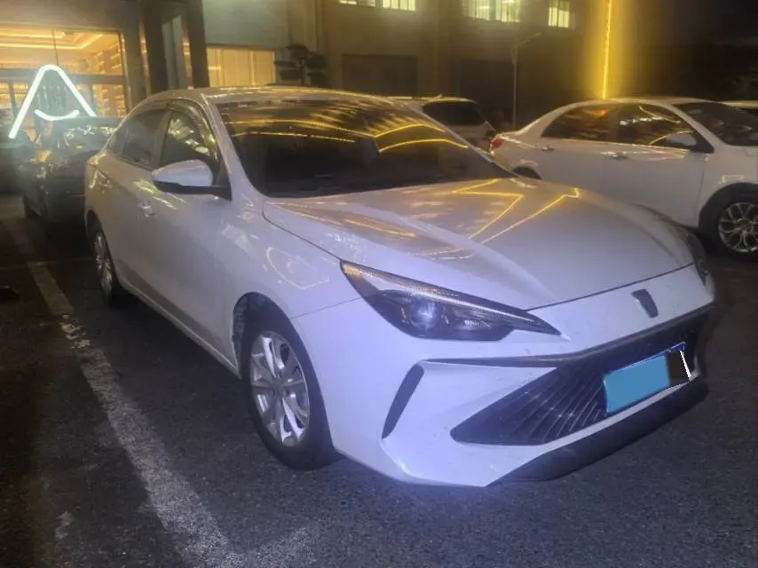2023 Roewe i5 1.5L 129HP L4 5MT,autocango,china used car exporter,china ev exporter,chinese used car exporter,chinese used ev exporter