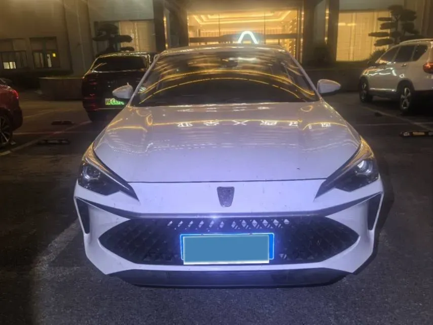 2023 Roewe i5 1.5L 129HP L4 5MT,autocango,china used car exporter,china ev exporter,chinese used car exporter,chinese used ev exporter