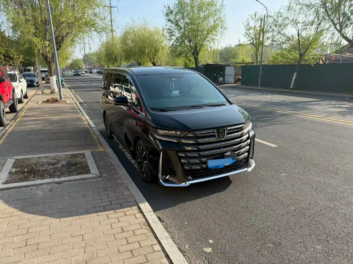 2025 Toyota Alphard 2.5L 190HP L4 E-CVT Hybrid,autocango,china used car exporter,china ev exporter,chinese used car exporter,chinese used ev exporter