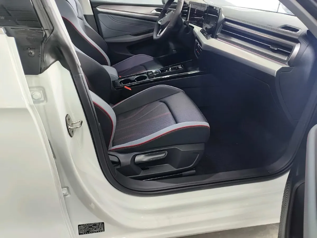2025 Volkswagen Lamando 1.4T 150HP L4 7DCT,autocango,china used car exporter,china ev exporter,chinese used car exporter,chinese used ev exporter