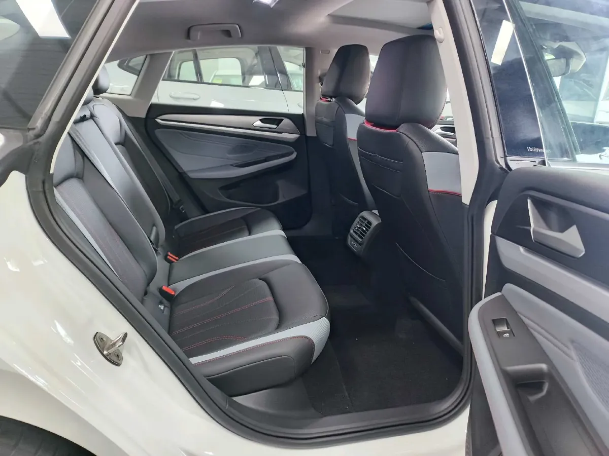 2025 Volkswagen Lamando 1.4T 150HP L4 7DCT,autocango,china used car exporter,china ev exporter,chinese used car exporter,chinese used ev exporter