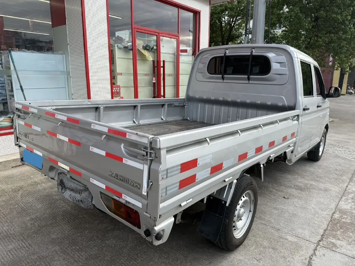 2022 WuLing RongGuang New Truck 1.5L 102HP L4 5MT,autocango,china used car exporter,china ev exporter,chinese used car exporter,chinese used ev exporter