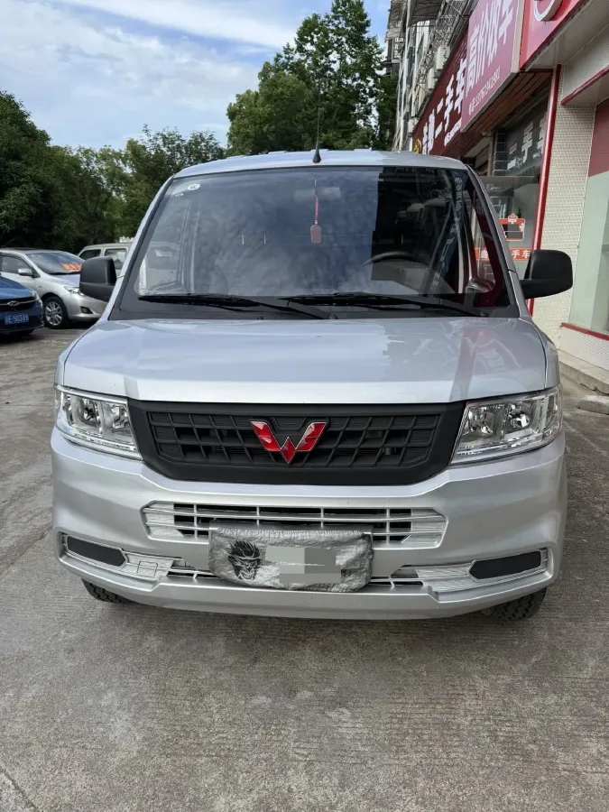 2022 WuLing RongGuang New Truck 1.5L 102HP L4 5MT,autocango,china used car exporter,china ev exporter,chinese used car exporter,chinese used ev exporter