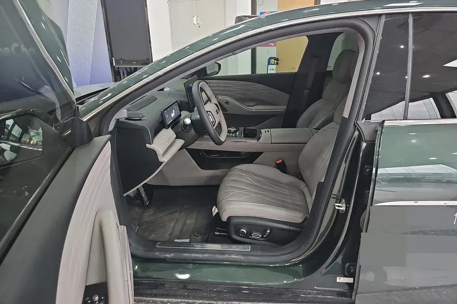 2025 Geely Galaxy Starshine 8 1.5T 163HP L4 3DHT PHEV 27.69KWH,autocango,china used car exporter,china ev exporter,chinese used car exporter,chinese used ev exporter