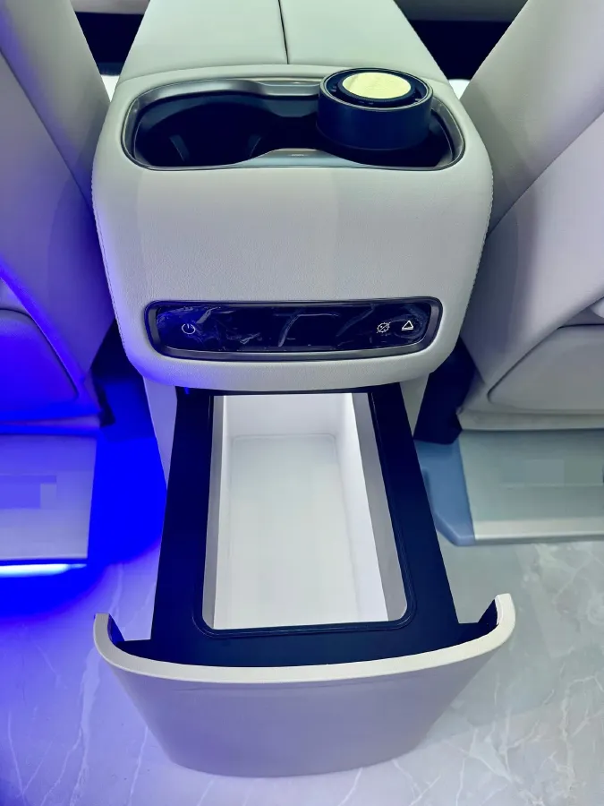 2024 Denza D9 1.5T 139HP L4 E-CVT PHEV 40KWH,autocango,china used car exporter,china ev exporter,chinese used car exporter,chinese used ev exporter
