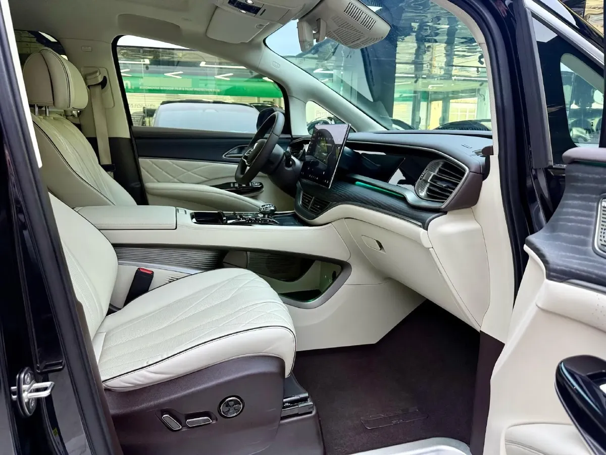2024 Denza D9 1.5T 139HP L4 E-CVT PHEV 40KWH,autocango,china used car exporter,china ev exporter,chinese used car exporter,chinese used ev exporter
