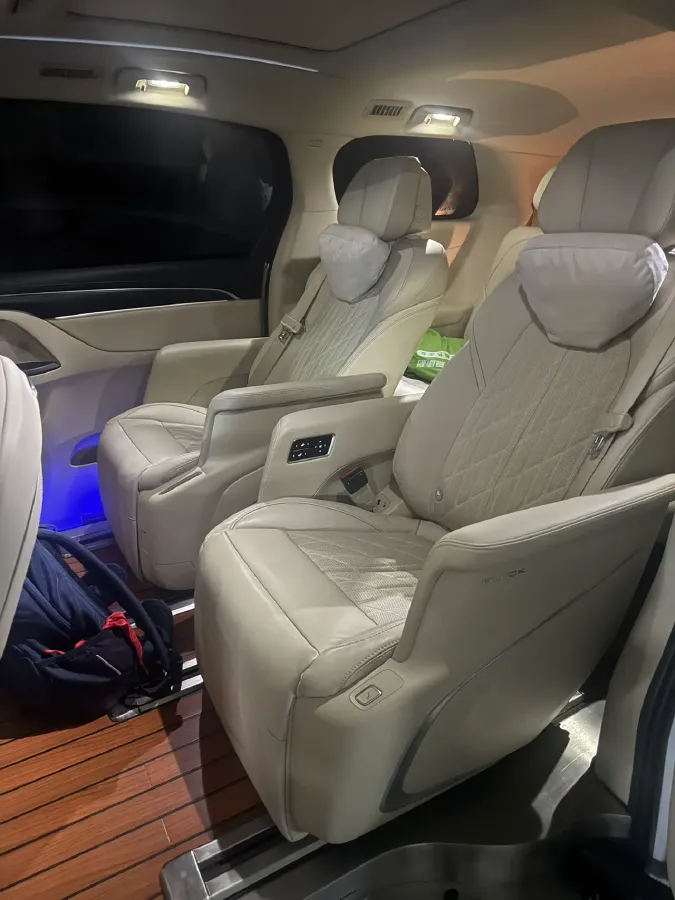 2022 Buick GL8 2.0T 237HP L4 9AT,autocango,china used car exporter,china ev exporter,chinese used car exporter,chinese used ev exporter
