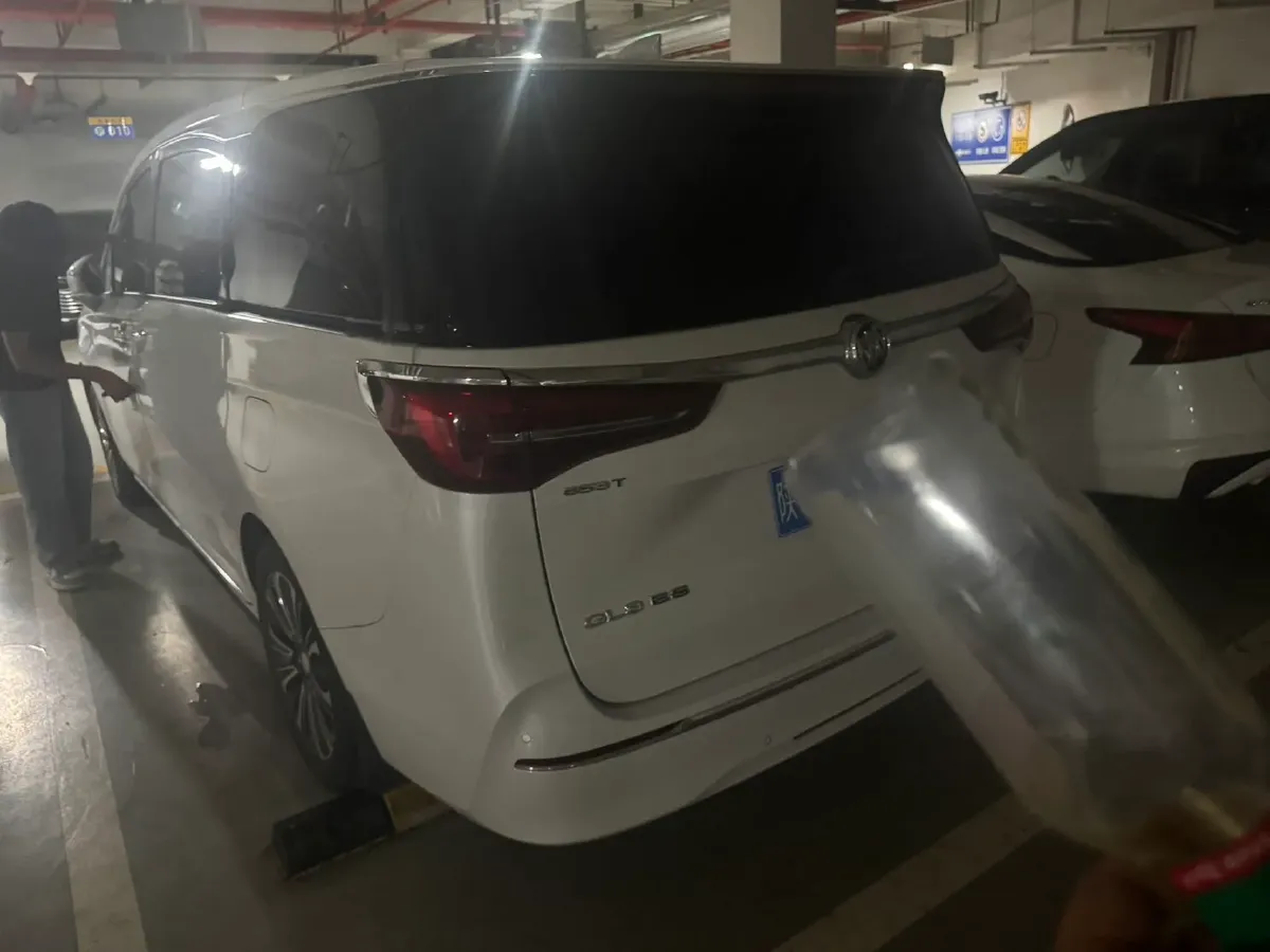 2022 Buick GL8 2.0T 237HP L4 9AT,autocango,china used car exporter,china ev exporter,chinese used car exporter,chinese used ev exporter