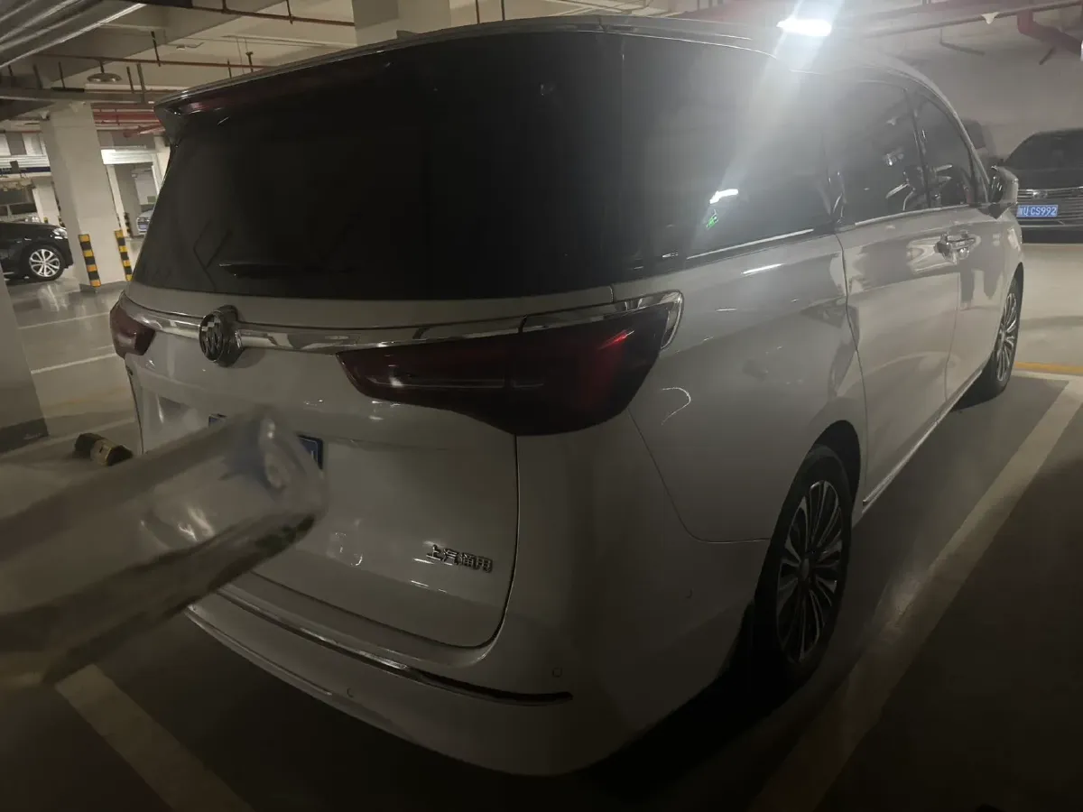 2022 Buick GL8 2.0T 237HP L4 9AT,autocango,china used car exporter,china ev exporter,chinese used car exporter,chinese used ev exporter